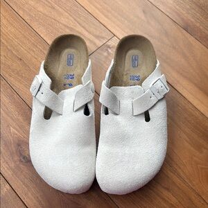 Birkenstocks Chalk Suede Clogs, never worn